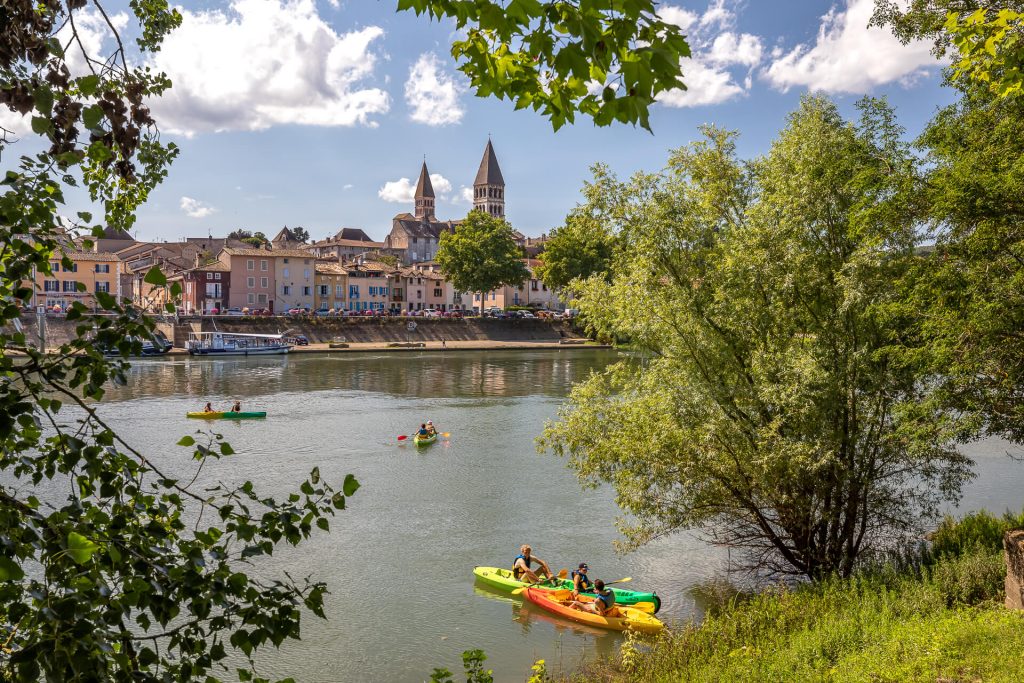 Canoë sur la Saône à Tournus, en Bourgogne du Sud